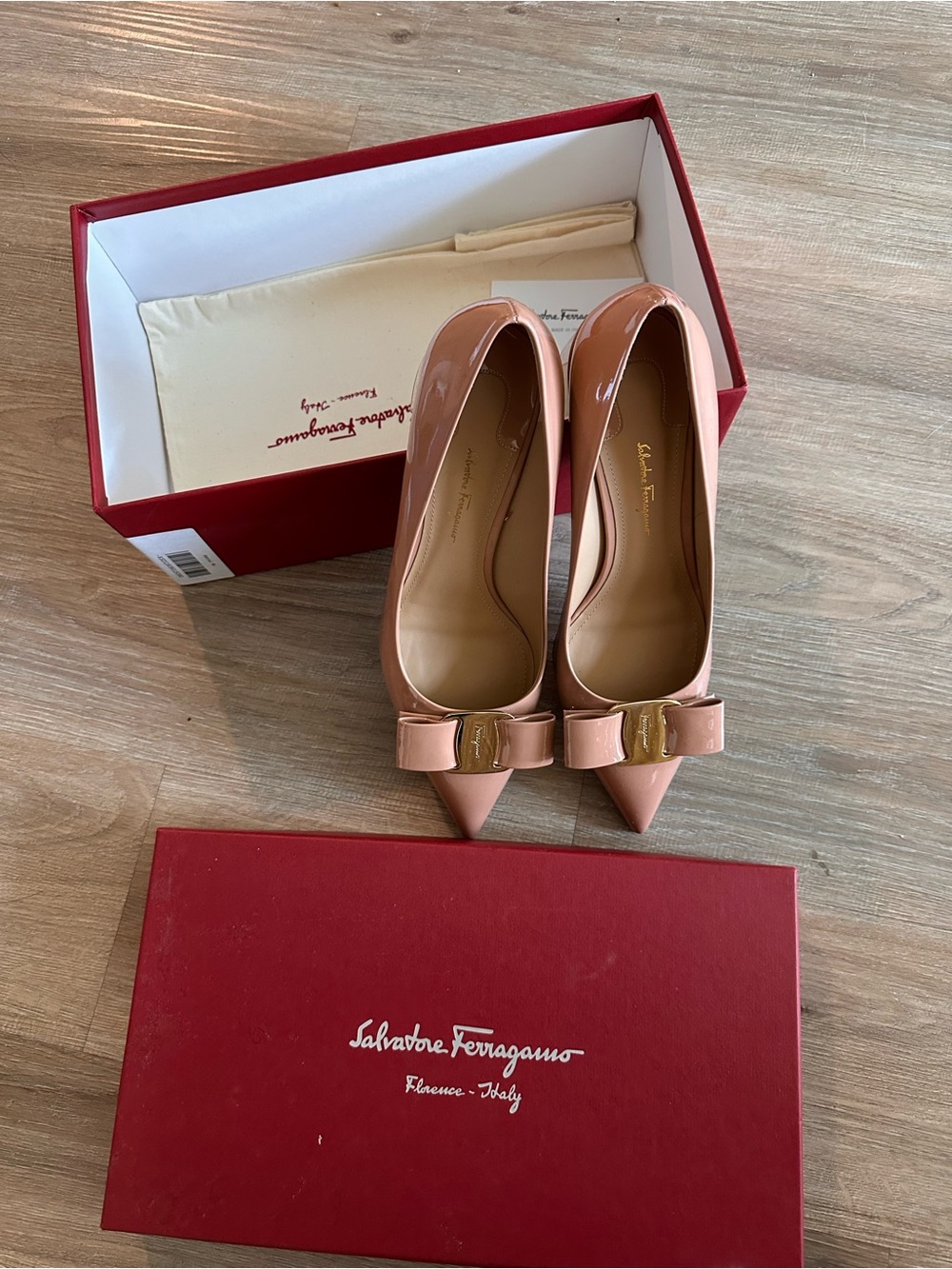 NEW Salvatore Ferragamo Pink Vara Bow Pointed-Toe Pumps - Picture 7 of 7